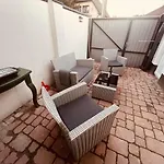 Apartment King House & Garden With Ac And Free Parking Possibility *