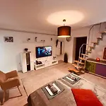 Апартаменты King House & Garden With Ac And Free Parking Possibility