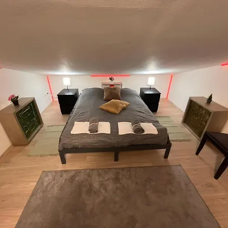 King House & Garden With Ac And Free Parking Possibility *