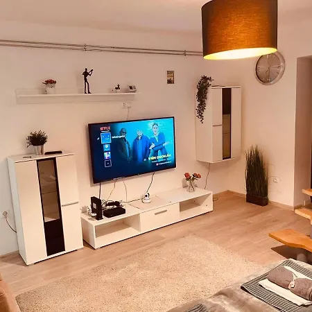 Apartment King House & Garden With Ac And Free Parking Possibility