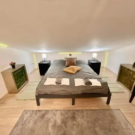 Apartment King House & Garden With Ac And Free Parking Possibility *