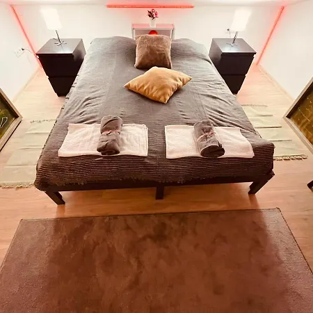 Apartment King House & Garden With Ac And Free Parking Possibility