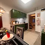 King House & Garden With Ac And Free Parking Possibility