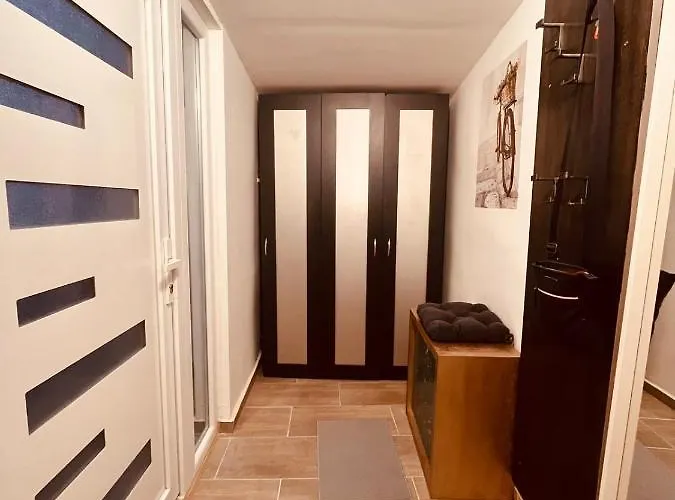 King House & Garden With Ac And Free Parking Possibility Апартаменты